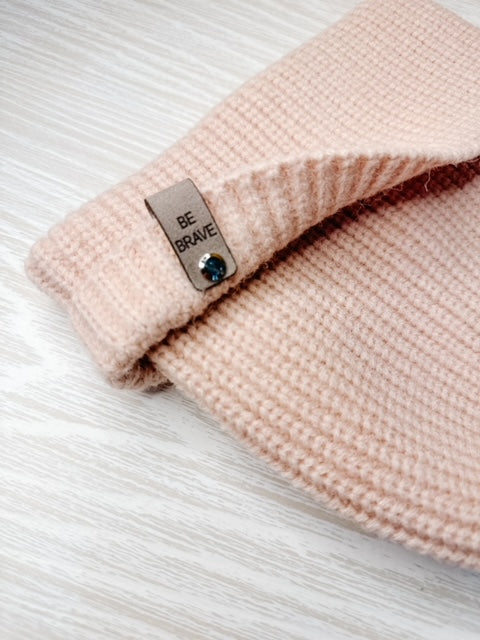 BRAVETELLER BEANIE - Light Pink